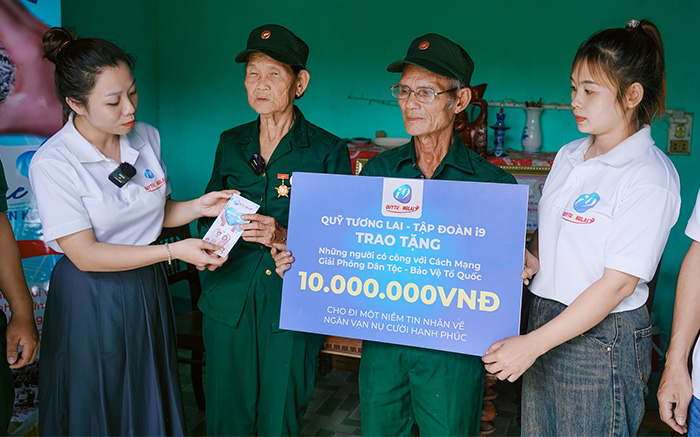 Dịch vụ chăm sóc khách hàng chuyên nghiệp 24/7 của HI88